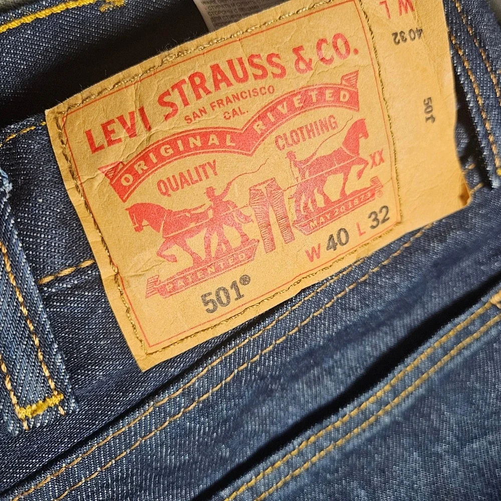 Levi's 501 Original Fit Jeans 40x32 Straight Button Fly‎ Dark Wash Closet Staple